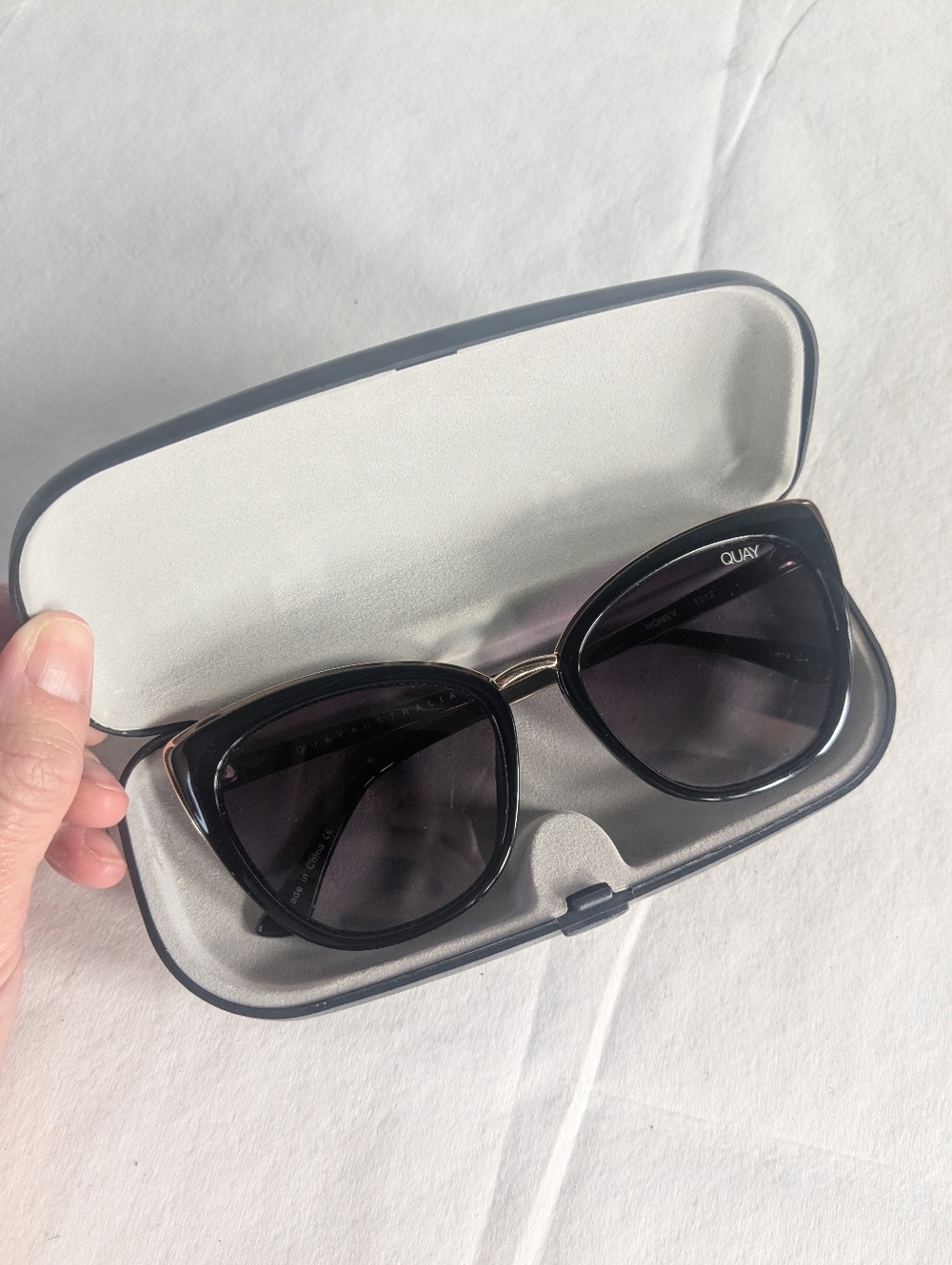 QUAY AUSTRALIA Sunglasses